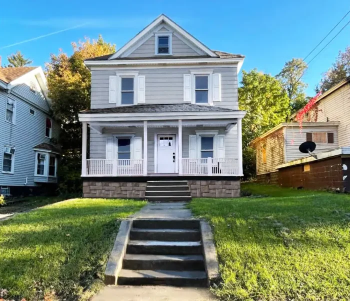 32PSY Syracuse New York